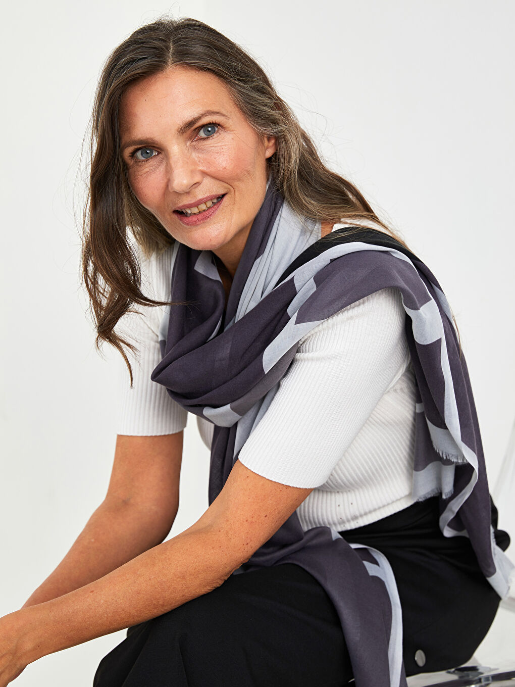 Geometric Patterned Women's Scarf