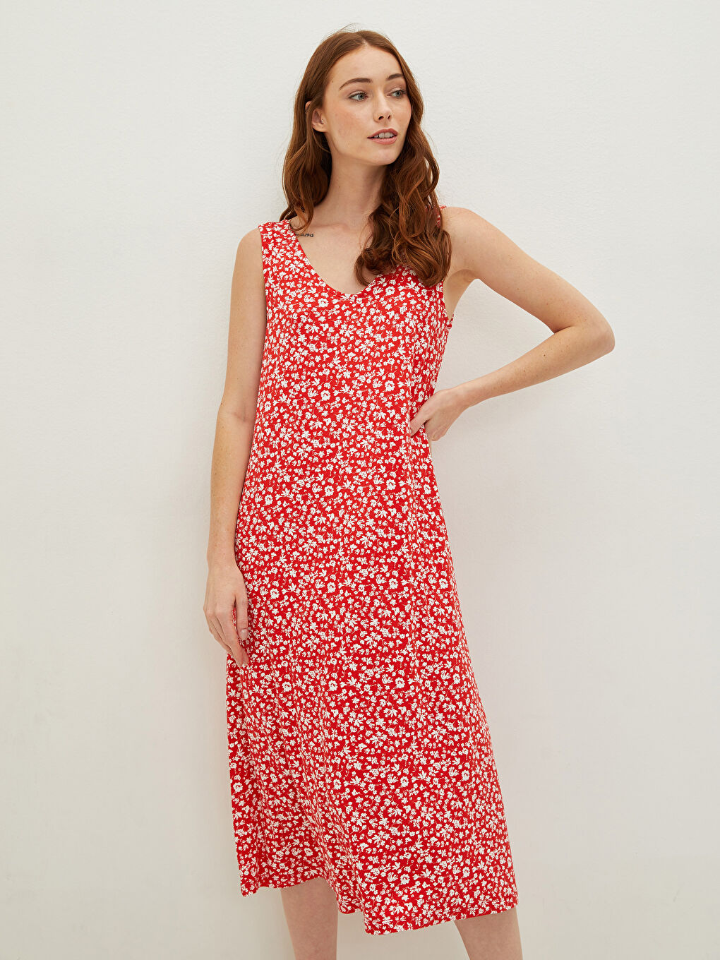 Kırmızı V Yaka Çiçekli Kolsuz A Kesim Viskon Kadın Elbise-2