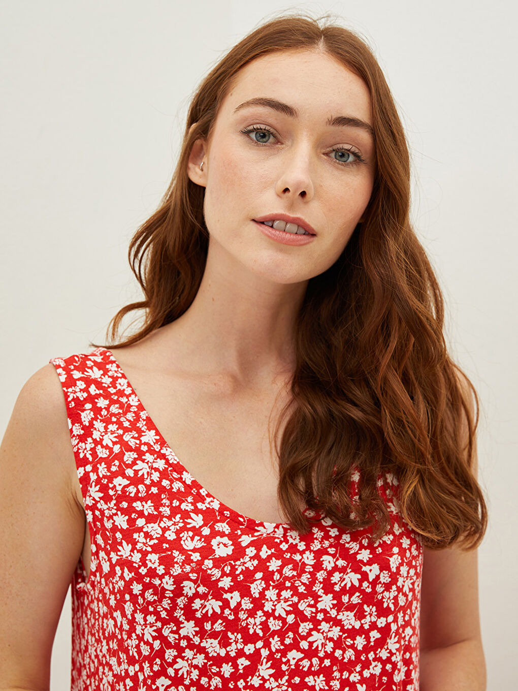 Kırmızı V Yaka Çiçekli Kolsuz A Kesim Viskon Kadın Elbise-1