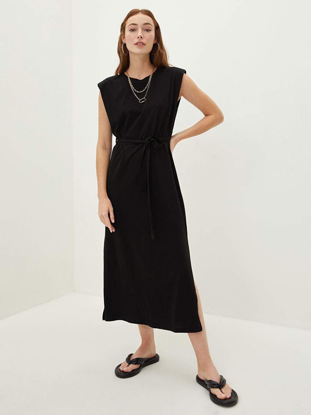 LCWAIKIKI Classic Rundhalsausschnitt Gerade Ärmellos Taillengürtel Damen Figurbetontes Kleid -W1G893Z8-CVL