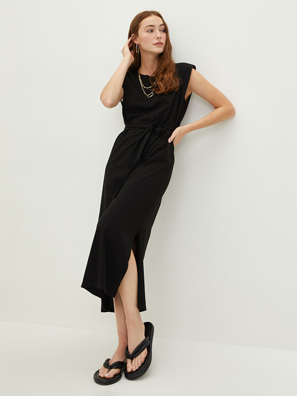 LCWAIKIKI Classic Rundhalsausschnitt Gerade Ärmellos Taillengürtel Damen Figurbetontes Kleid -W1G893Z8-CVL