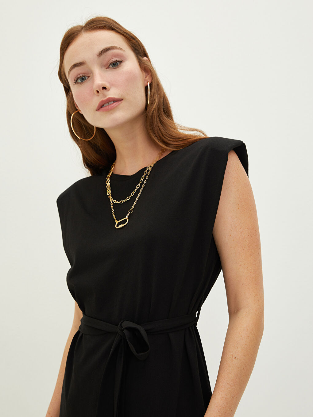 LCWAIKIKI Classic Rundhalsausschnitt Gerade Ärmellos Taillengürtel Damen Figurbetontes Kleid -W1G893Z8-CVL
