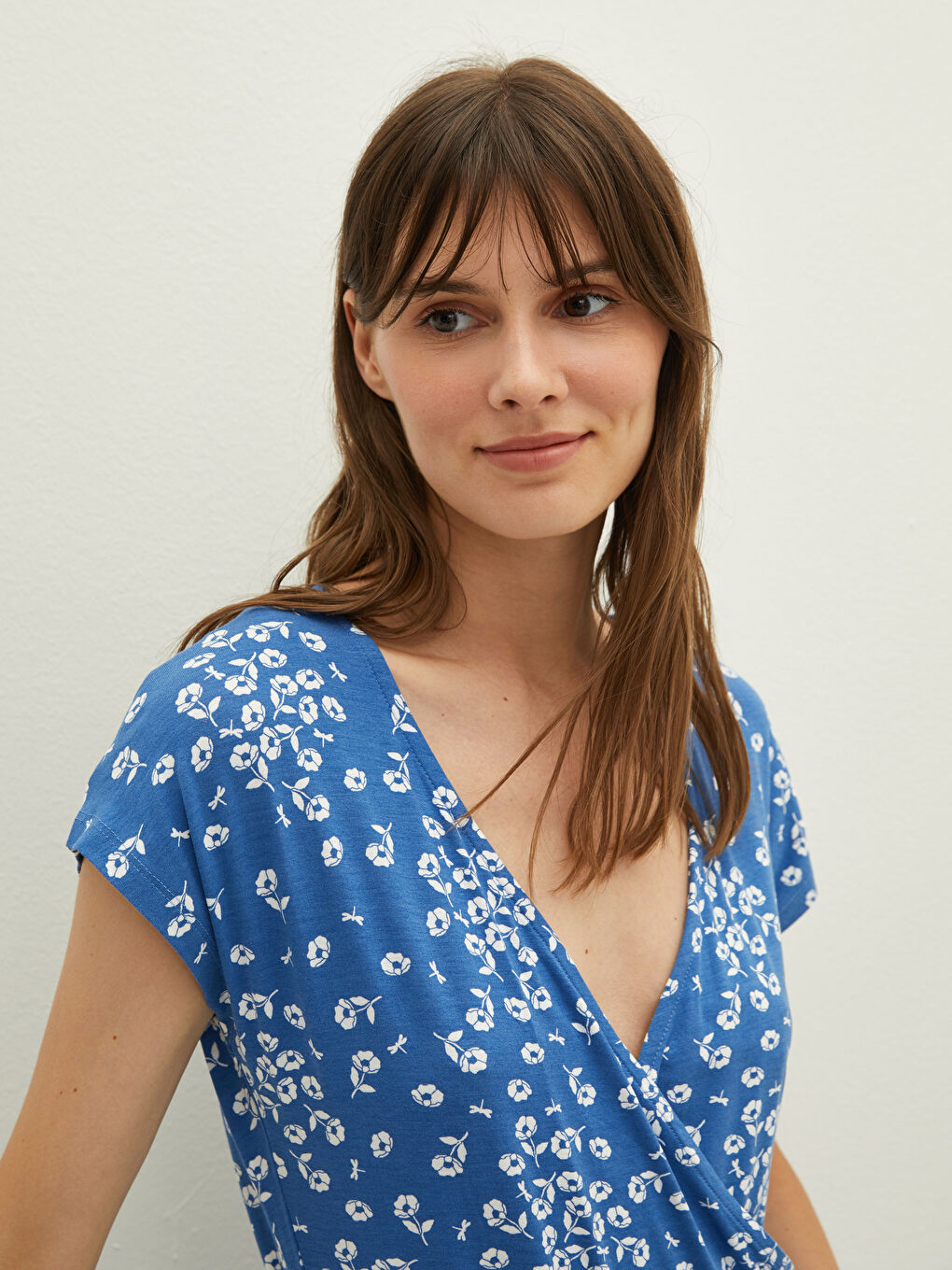 Mavi Kruvaze Yaka Çiçekli Kısa Kollu Kadın Elbise-3