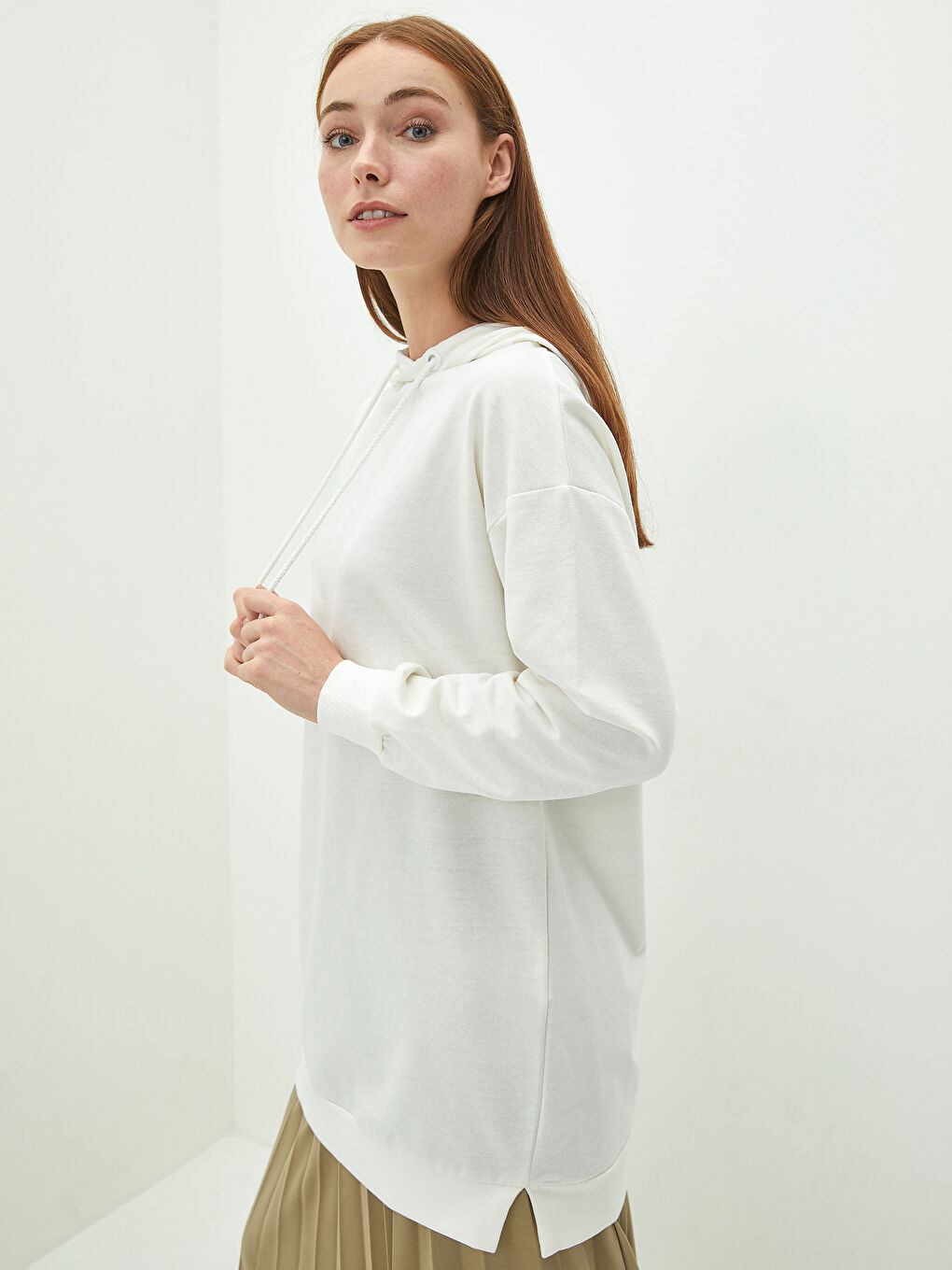 تونيك سويتشيرت كم طويل مستقيم بكابوش للسيدات