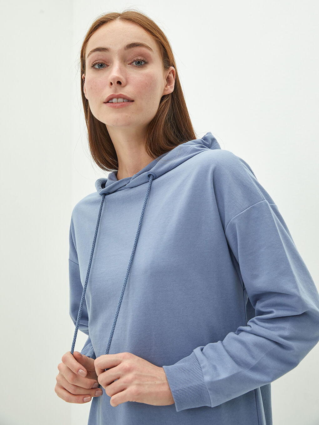 تونيك سويتشيرت كم طويل مستقيم بكابوش للسيدات-2