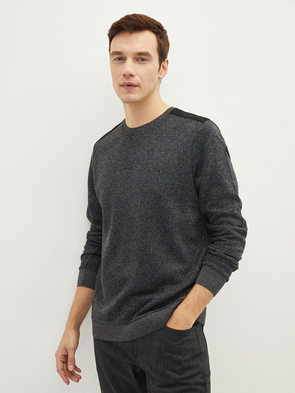 سويت شيرت كم طويل بياقة دائرية للرجال-1