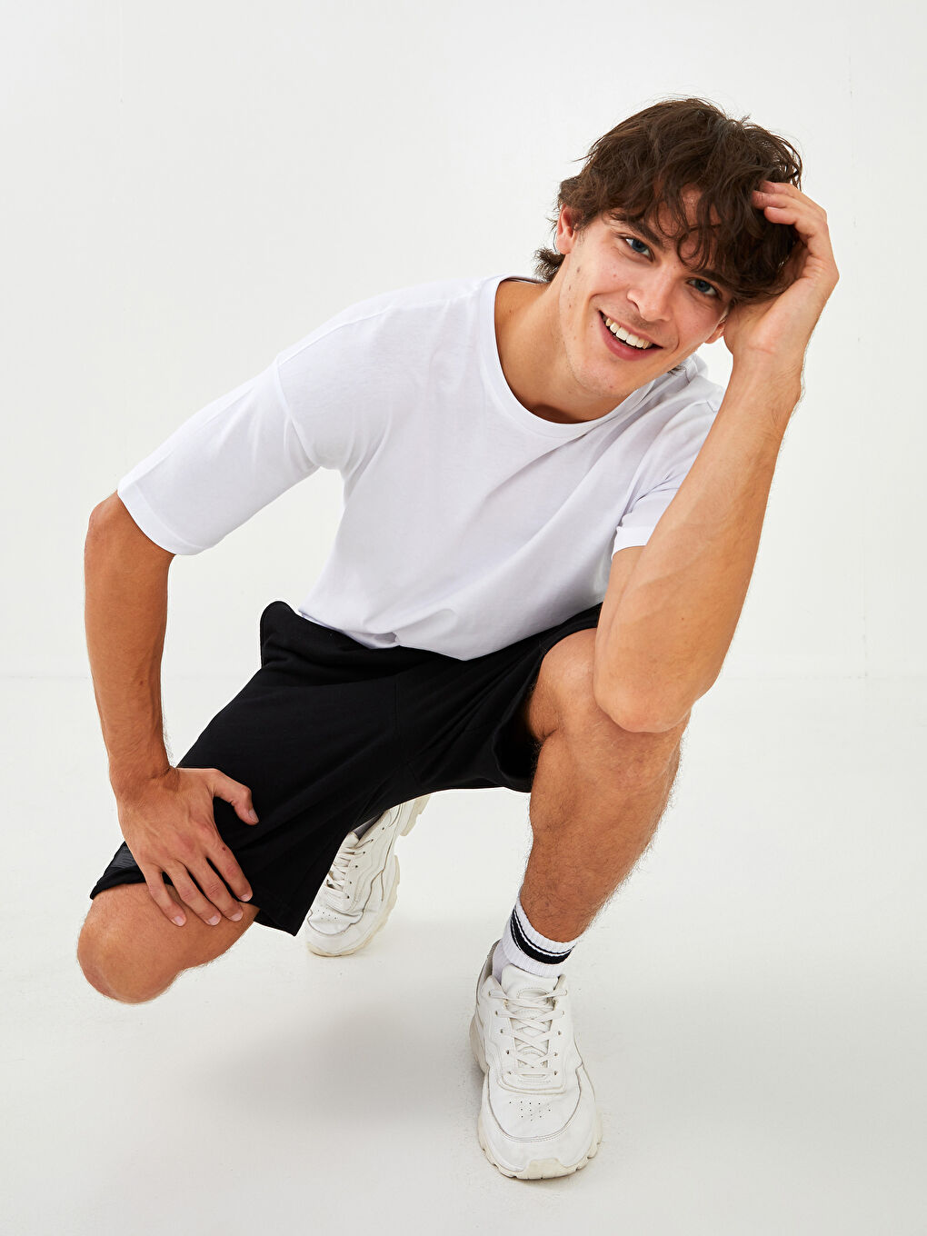 Siyah Slim Fit Beli Bağlama Detaylı Erkek Şort-2