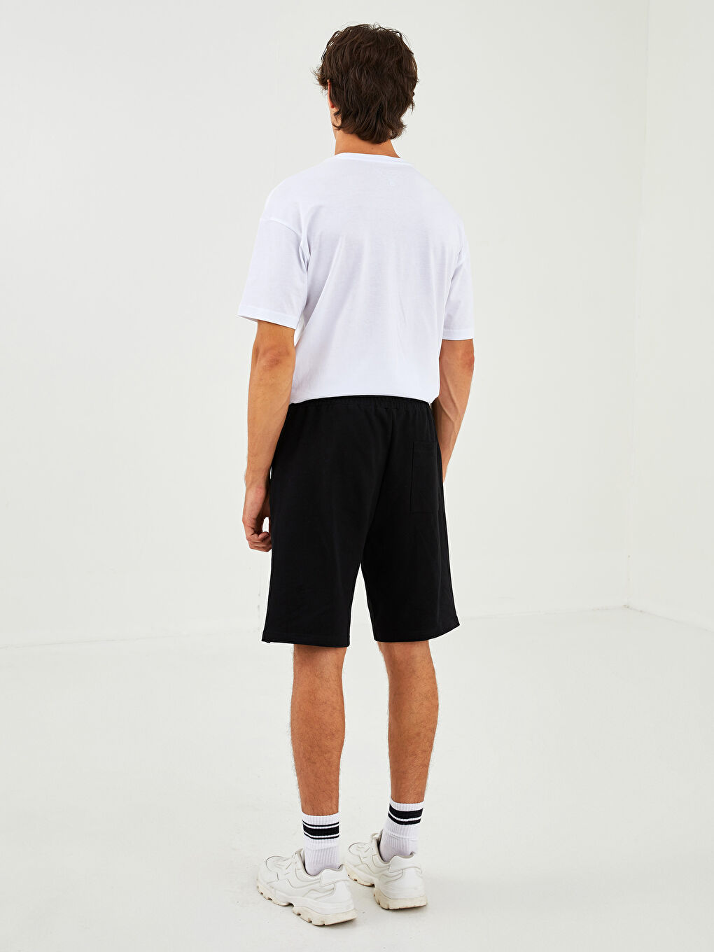 Siyah Slim Fit Beli Bağlama Detaylı Erkek Şort-5