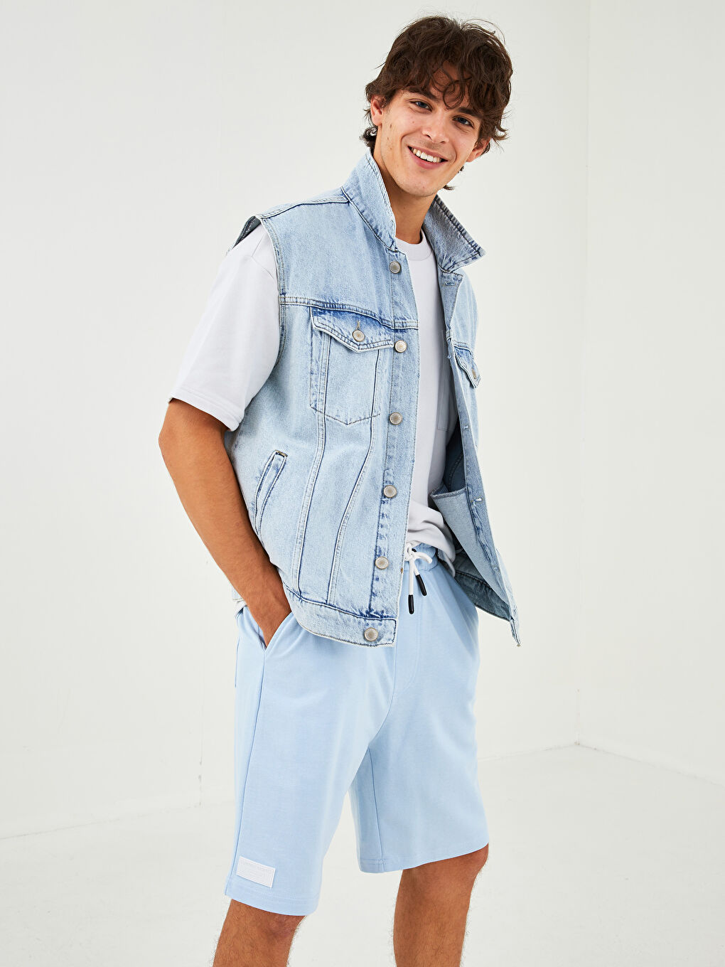 Mavi Slim Fit Beli Bağlama Detaylı Erkek Şort-3