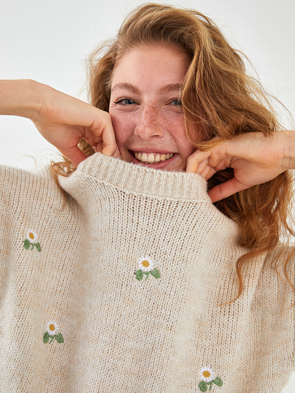 Bej Bisiklet Yaka Nakışlı Kadın Triko Kazak-3