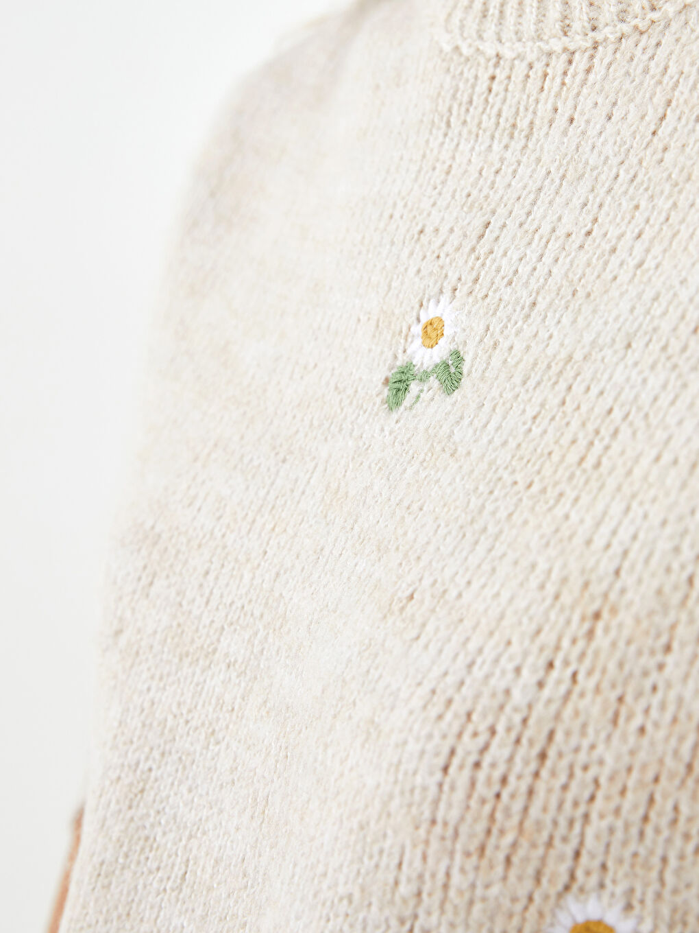 Bej Bisiklet Yaka Nakışlı Kadın Triko Kazak-4