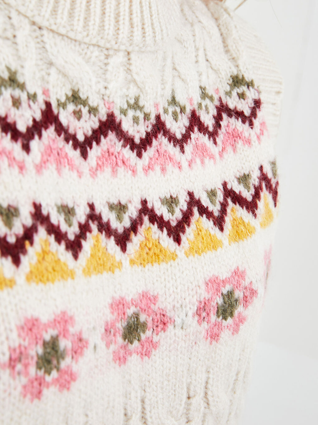 Bej Kadın Bisiklet Yaka Desenli Kolsuz Triko Kazak-5