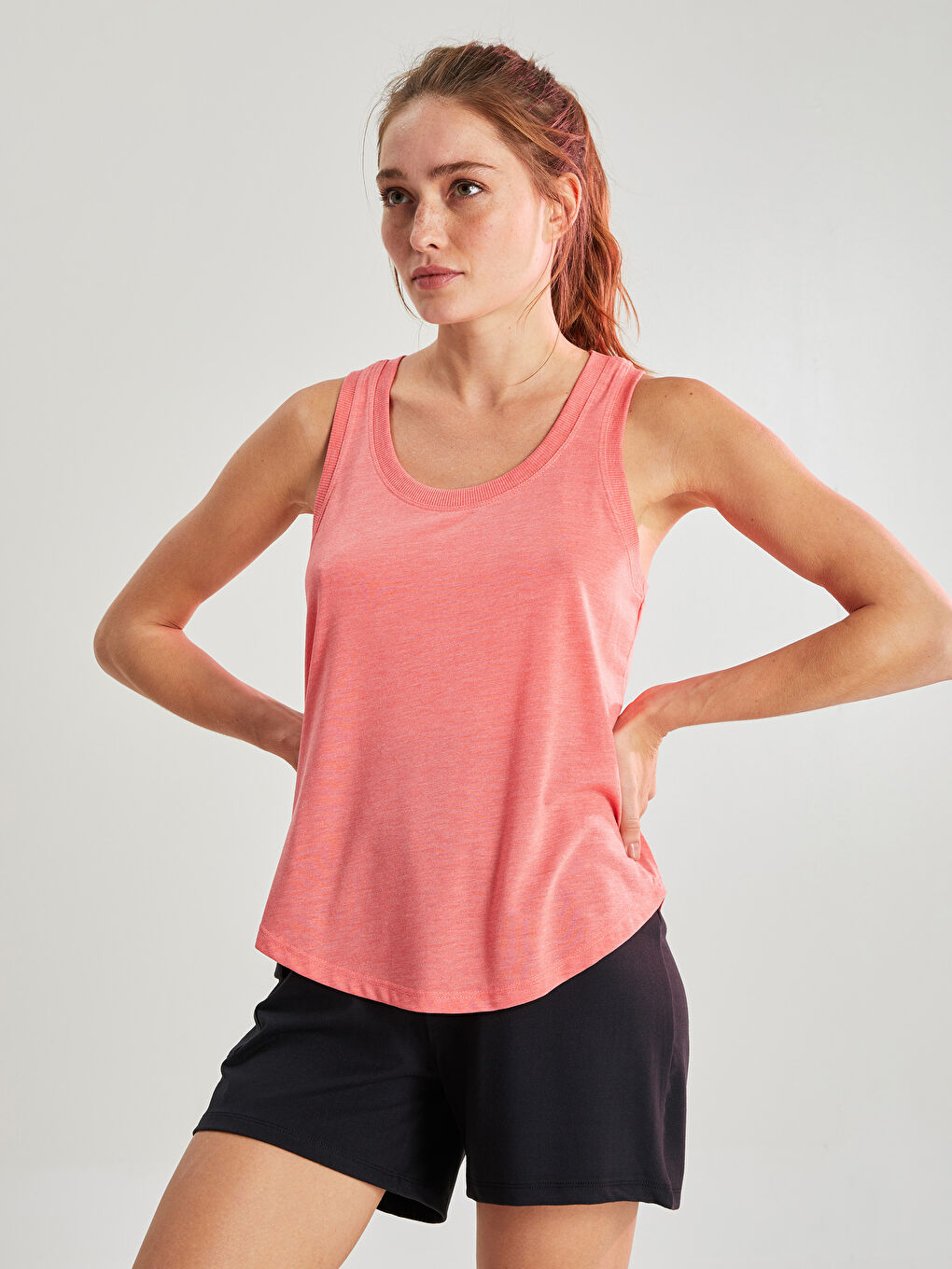 Mercan Kadın U Yaka Düz Kolsuz Spor Atlet-1