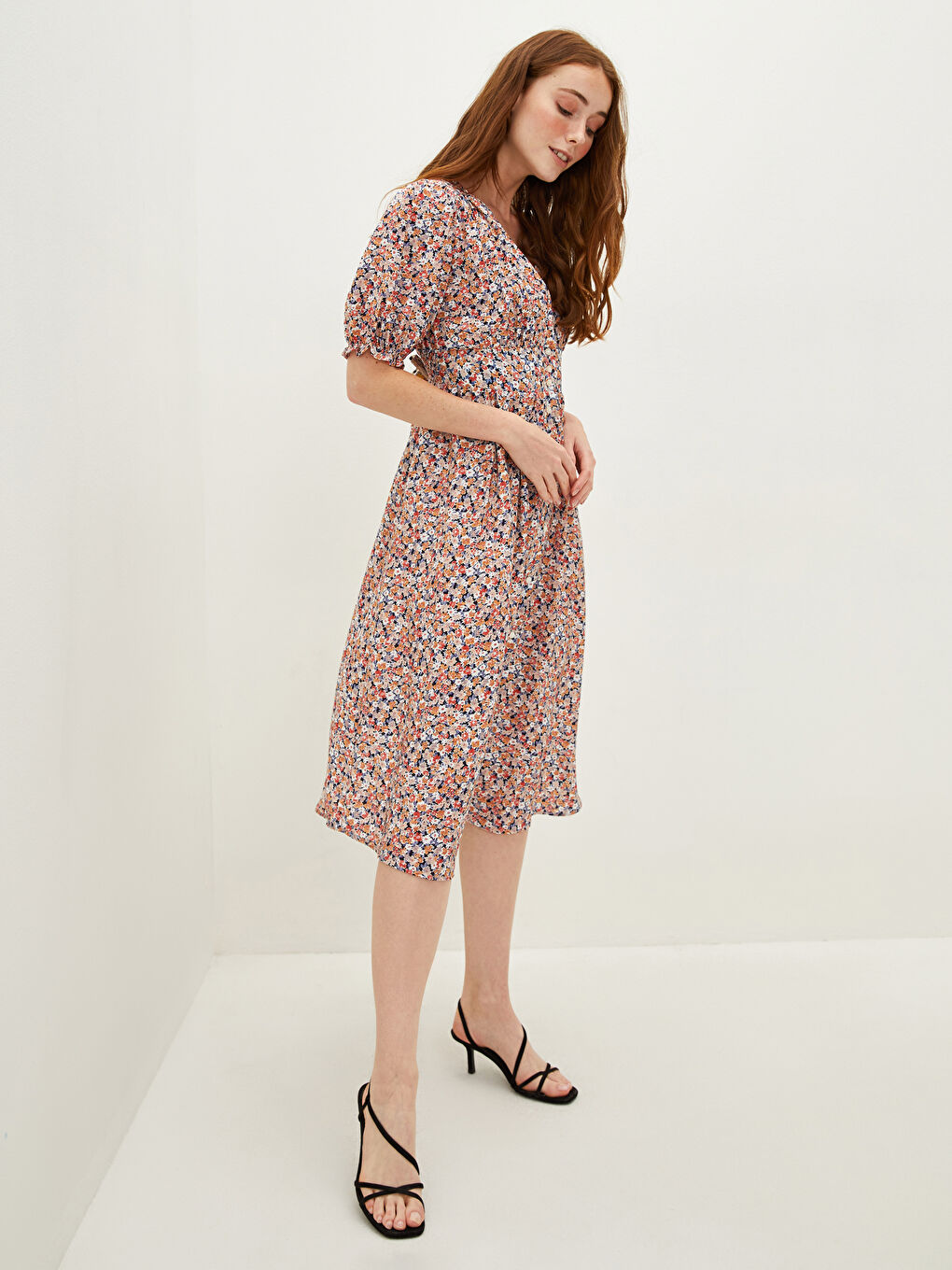 Ekru V Yaka Çiçekli Balon Kollu Kadın Elbise-1