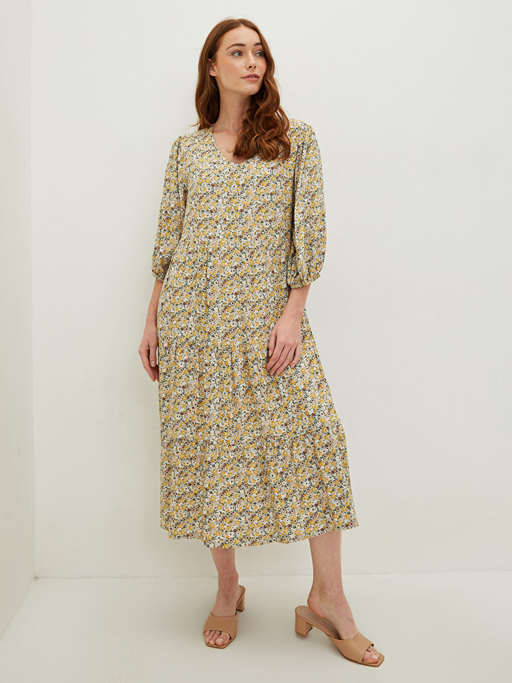 Sarı V Yaka Çiçekli Viskon Kadın Elbise