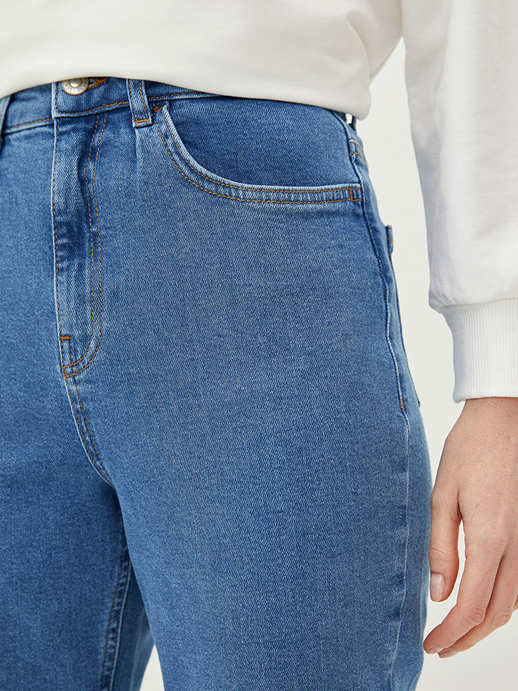 İndigo Standart Fit Cep Detaylı Kadın Jean Pantolon-4