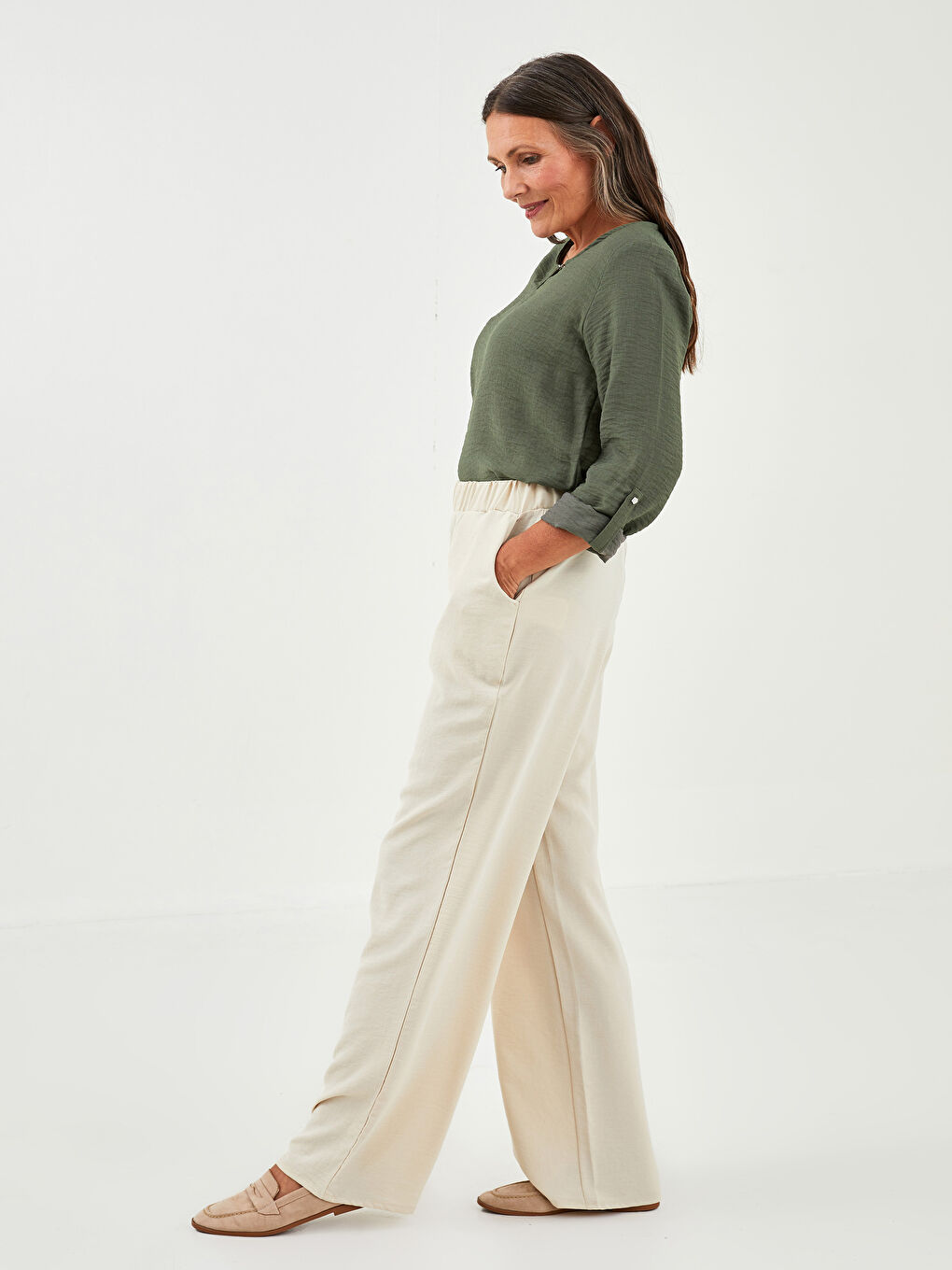 Elastic Waist Wide Fit Pocket Detailed Women's Trousers-1