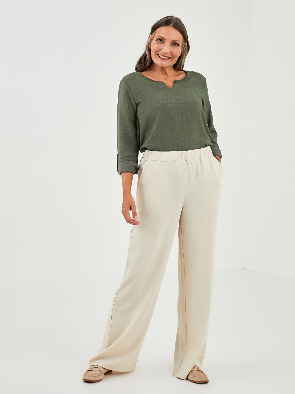 Elastic Waist Wide Fit Pocket Detailed Women's Trousers-2