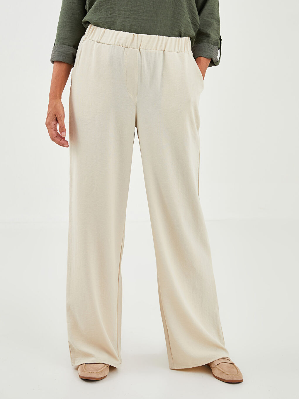 Elastic Waist Wide Fit Pocket Detailed Women's Trousers-3