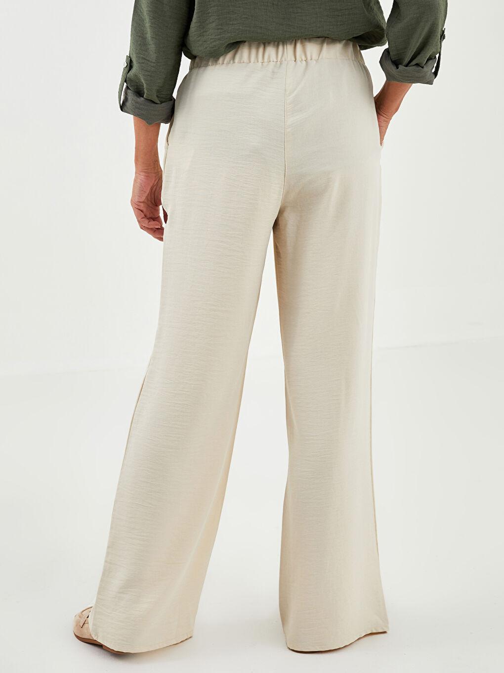 Elastic Waist Wide Fit Pocket Detailed Women's Trousers-4