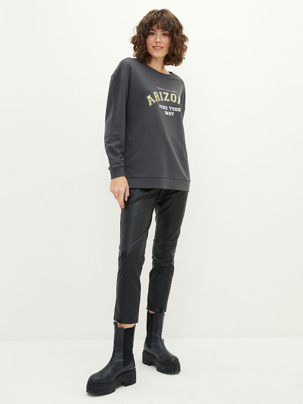 LCW Vision Crew Neck Printed Long Sleeve Women's Sweatshirt -W1GD56Z8-JPT