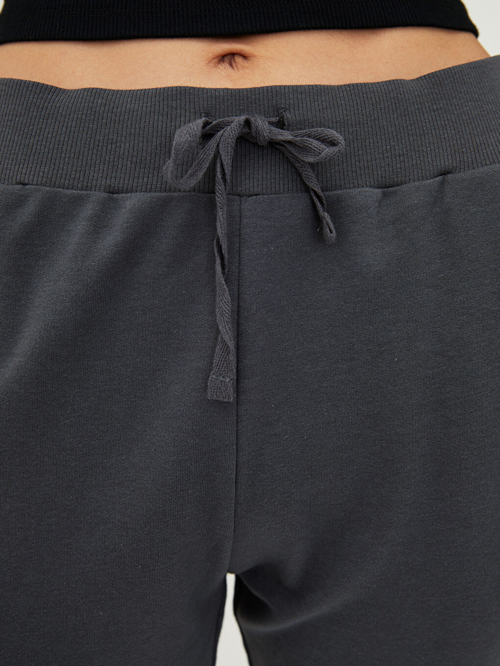 بنطلون رياضي بخصر مطاطي وجيوب عادية للسيدات-4