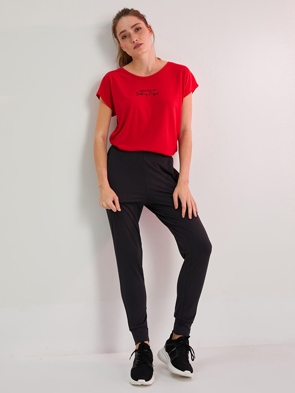 Elastic Waist Regular Pocket Detailed Women's Sports Sweatpants-1