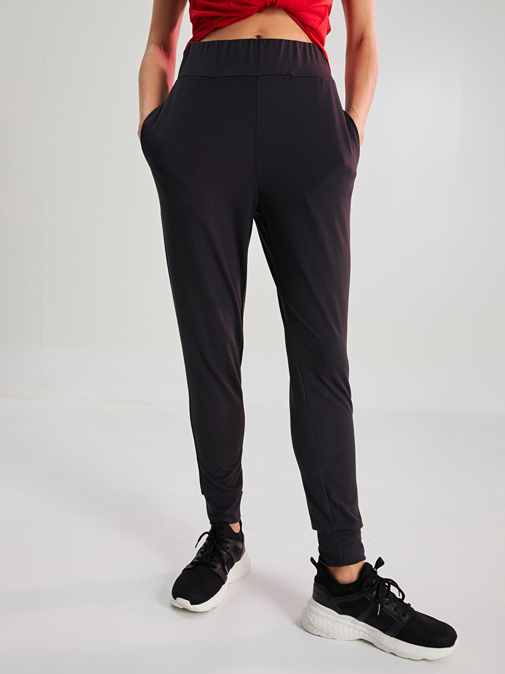 Elastic Waist Regular Pocket Detailed Women's Sports Sweatpants-4