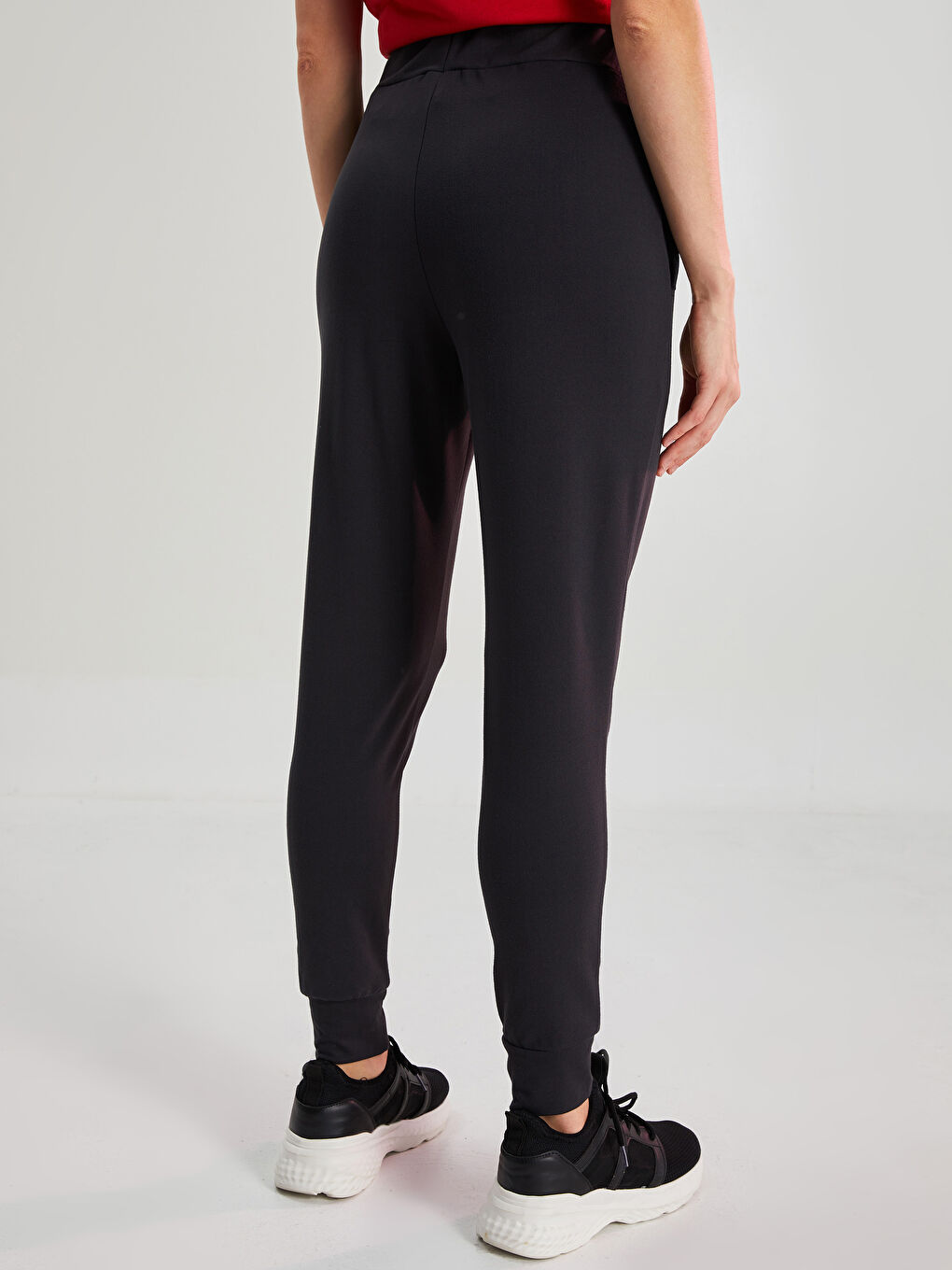 Elastic Waist Regular Pocket Detailed Women's Sports Sweatpants-5