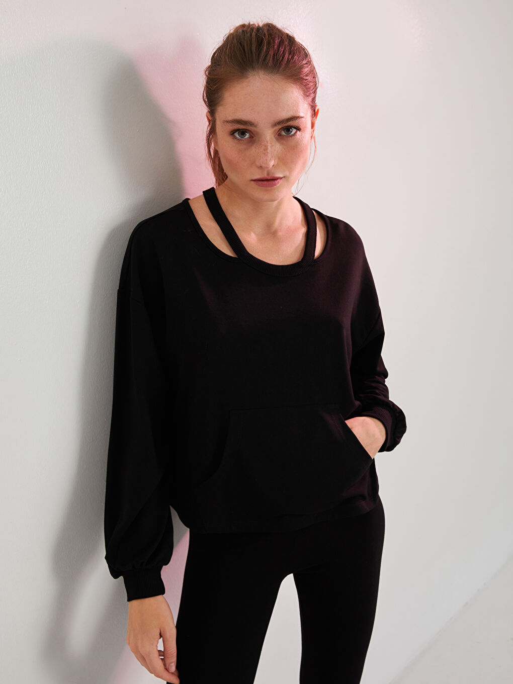 Hanorac Sport pentru Femei cu Guler Rotund, Mâneci Lungi, Croială Regulară-1