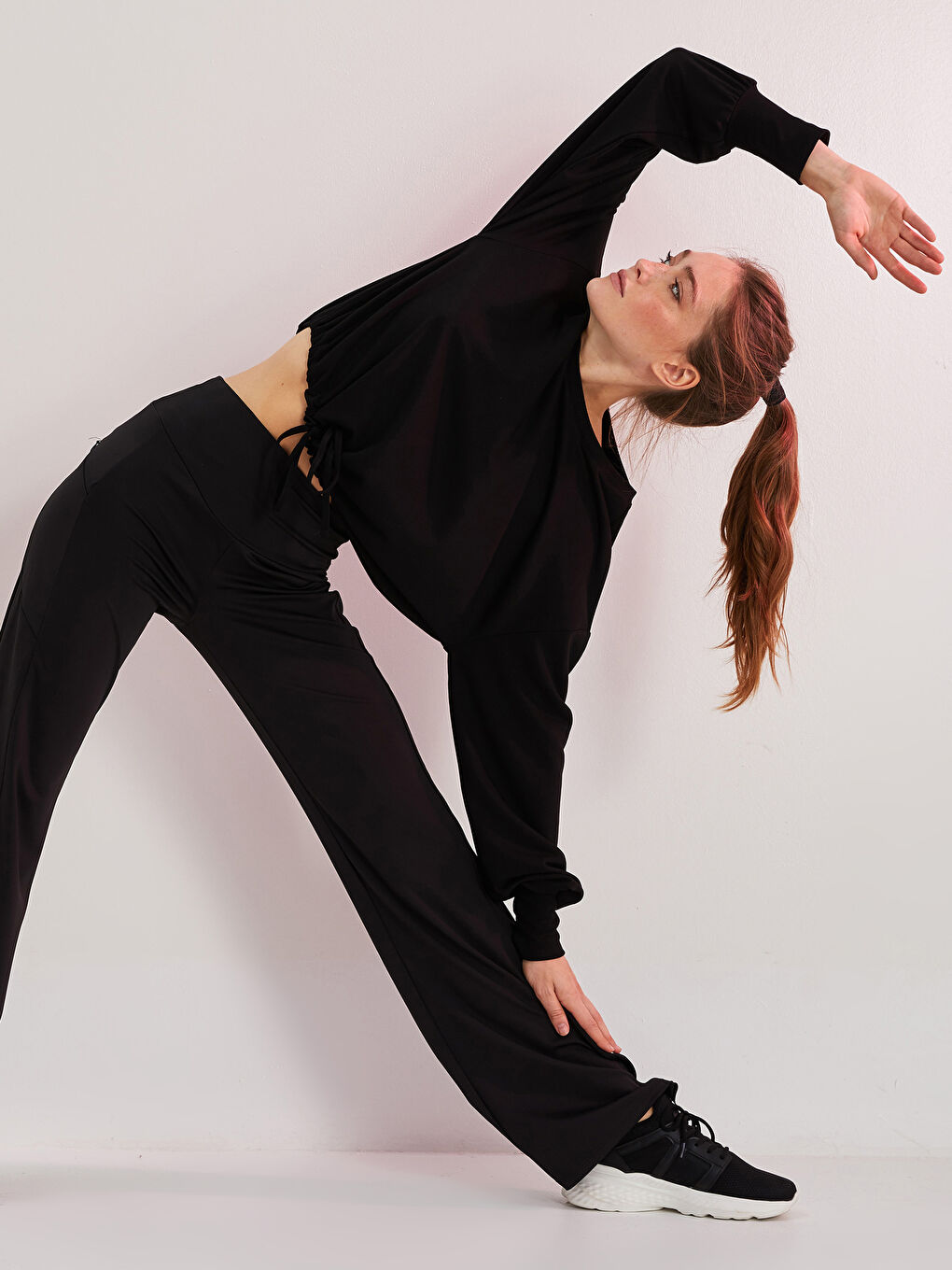 Siyah Beli Lastikli Düz Cep Detaylı Kadın Spor Eşofman Altı