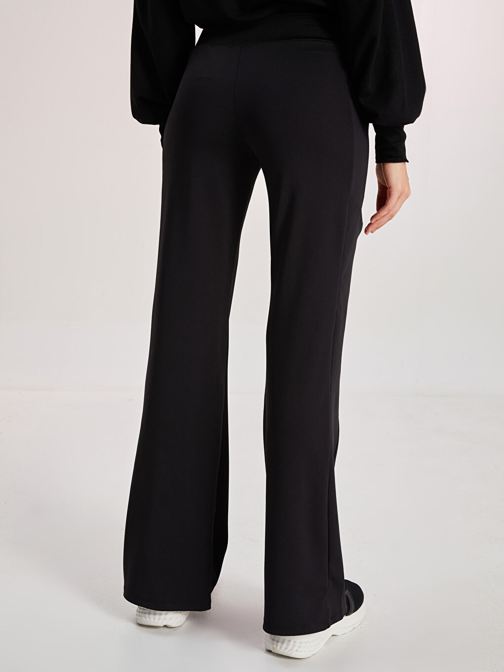 Siyah Beli Lastikli Düz Cep Detaylı Kadın Spor Eşofman Altı-5