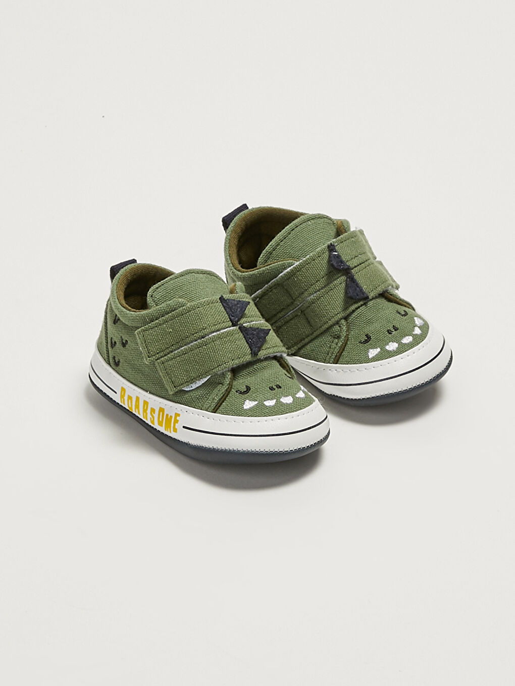 Yeşil Nakış Detaylı Yürüme Öncesi Erkek Bebek Ev Ayakkabısı