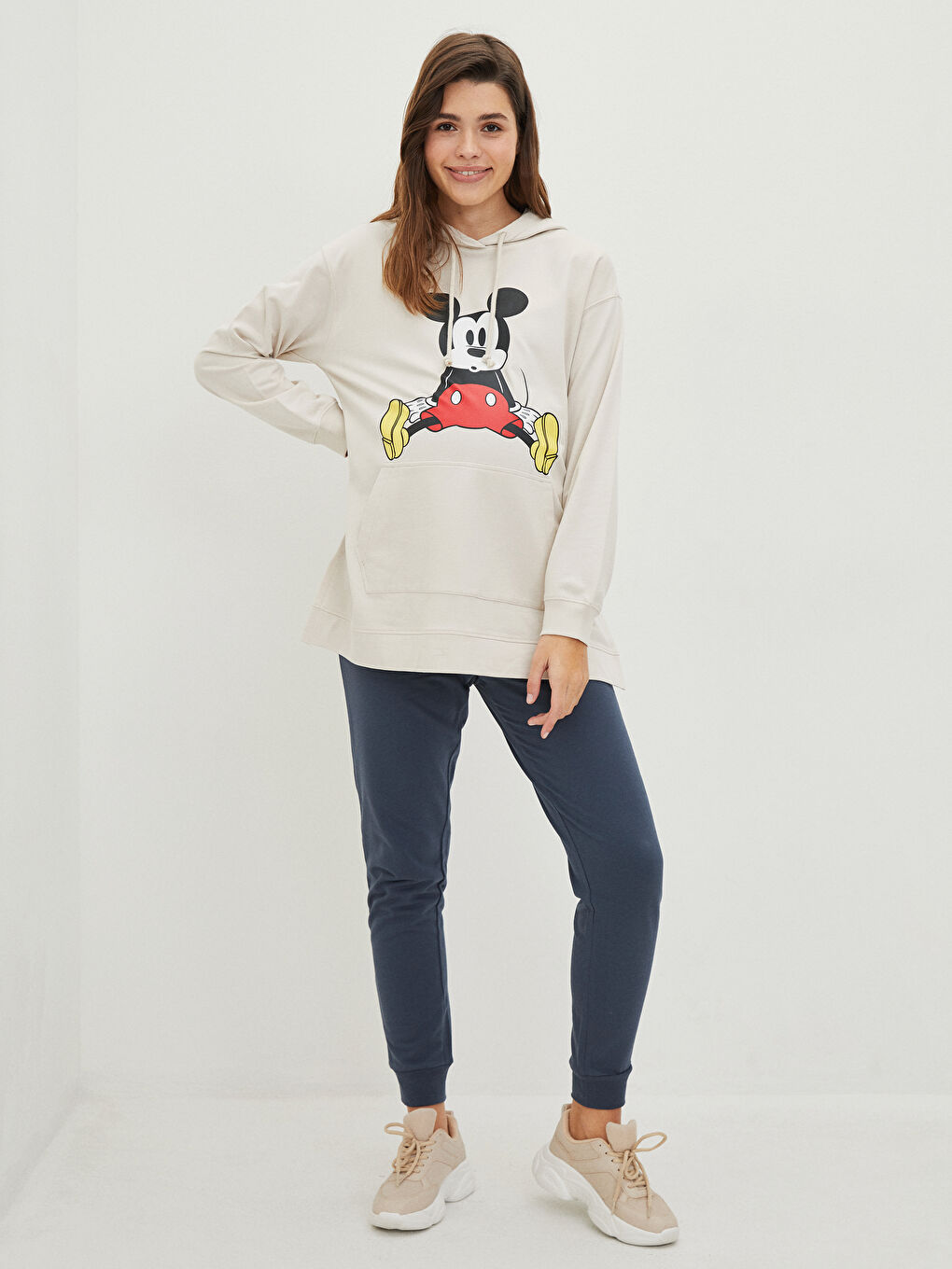 LCWAIKIKI Maternity Dukserica sa kapuljačom za trudnice sa štampom Mickey Mouse i dugim rukavima -W1GF88Z8-FXP