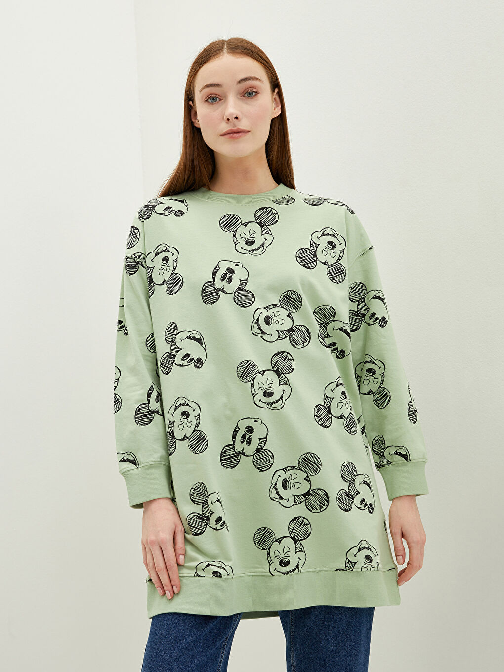 LCW Modest Yeşil Bisiklet Yaka Mickey Mouse Baskılı Kadın Sweatshirt Tunik