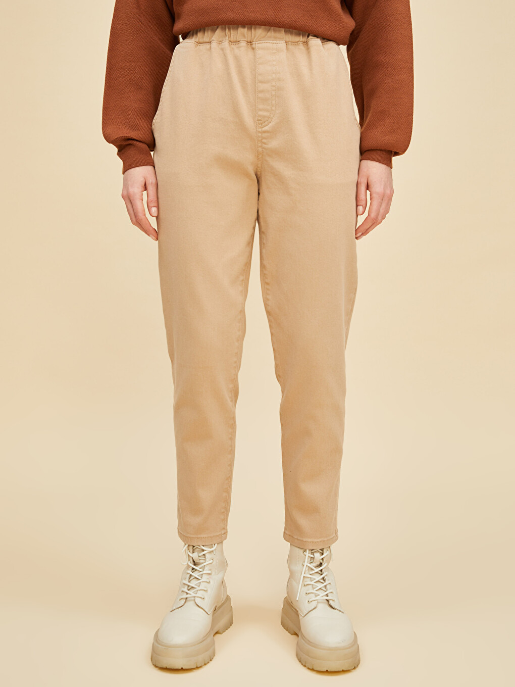 Comfortable Fit Straight Pocket Detailed Gabardine Fabric Women's Trousers-4
