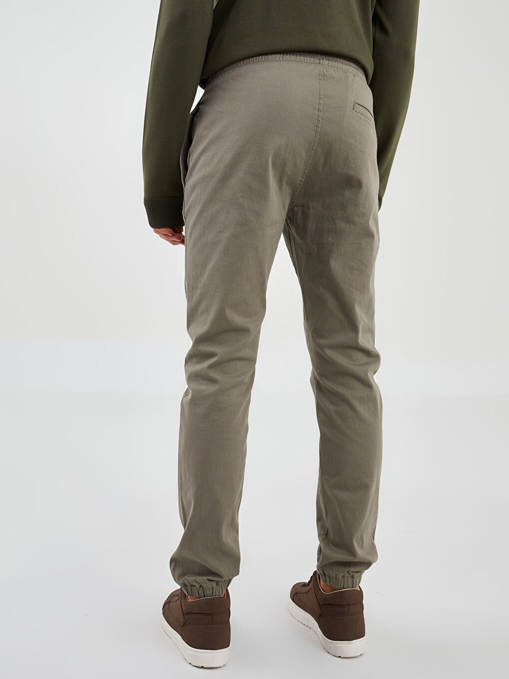 XSIDE Standard Fit Herren Jogginghose -W1GG38Z8-Q30