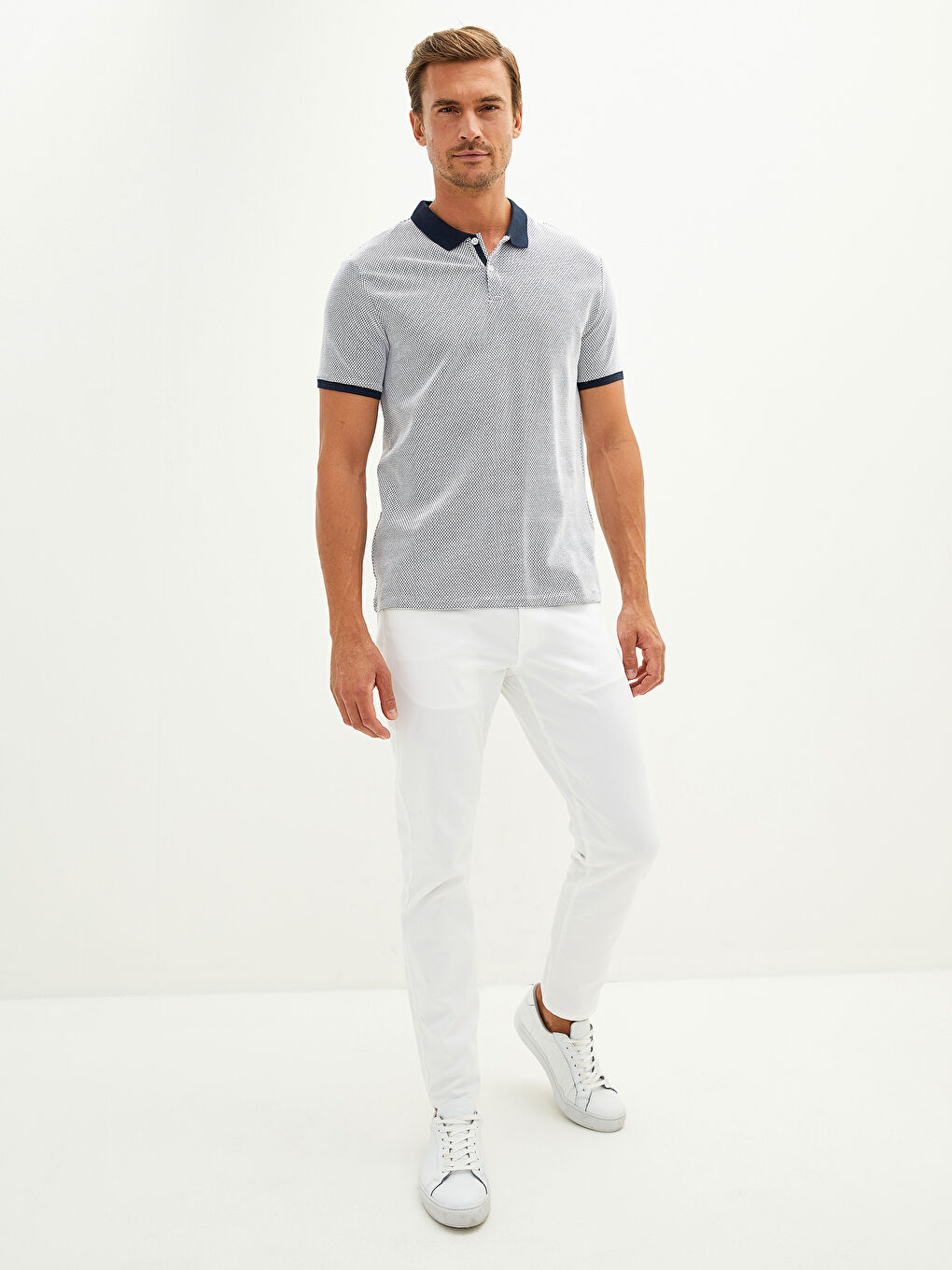 Beyaz Polo Yaka Kısa Kollu Erkek Tişört-3