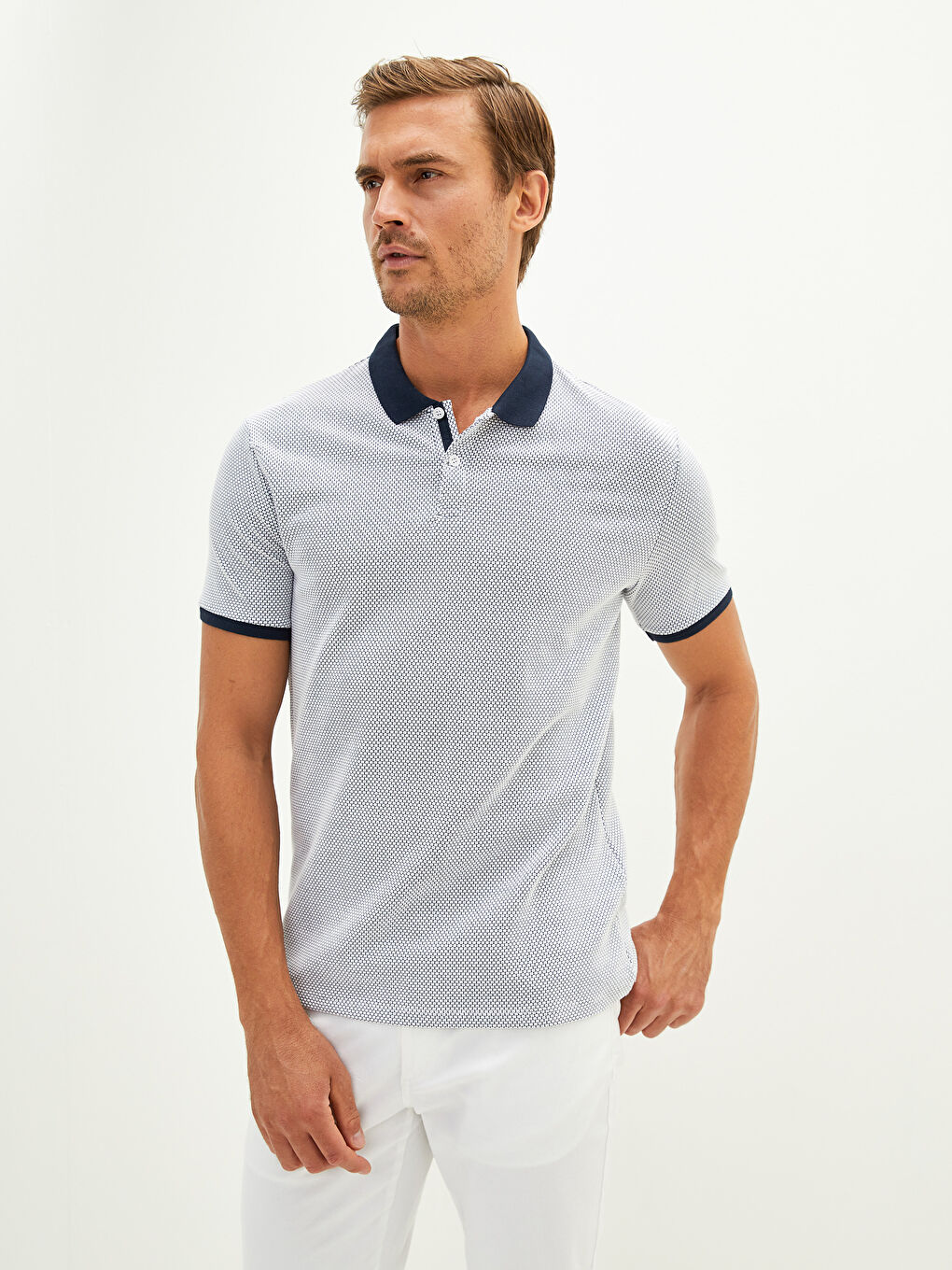 Beyaz Polo Yaka Kısa Kollu Erkek Tişört-1