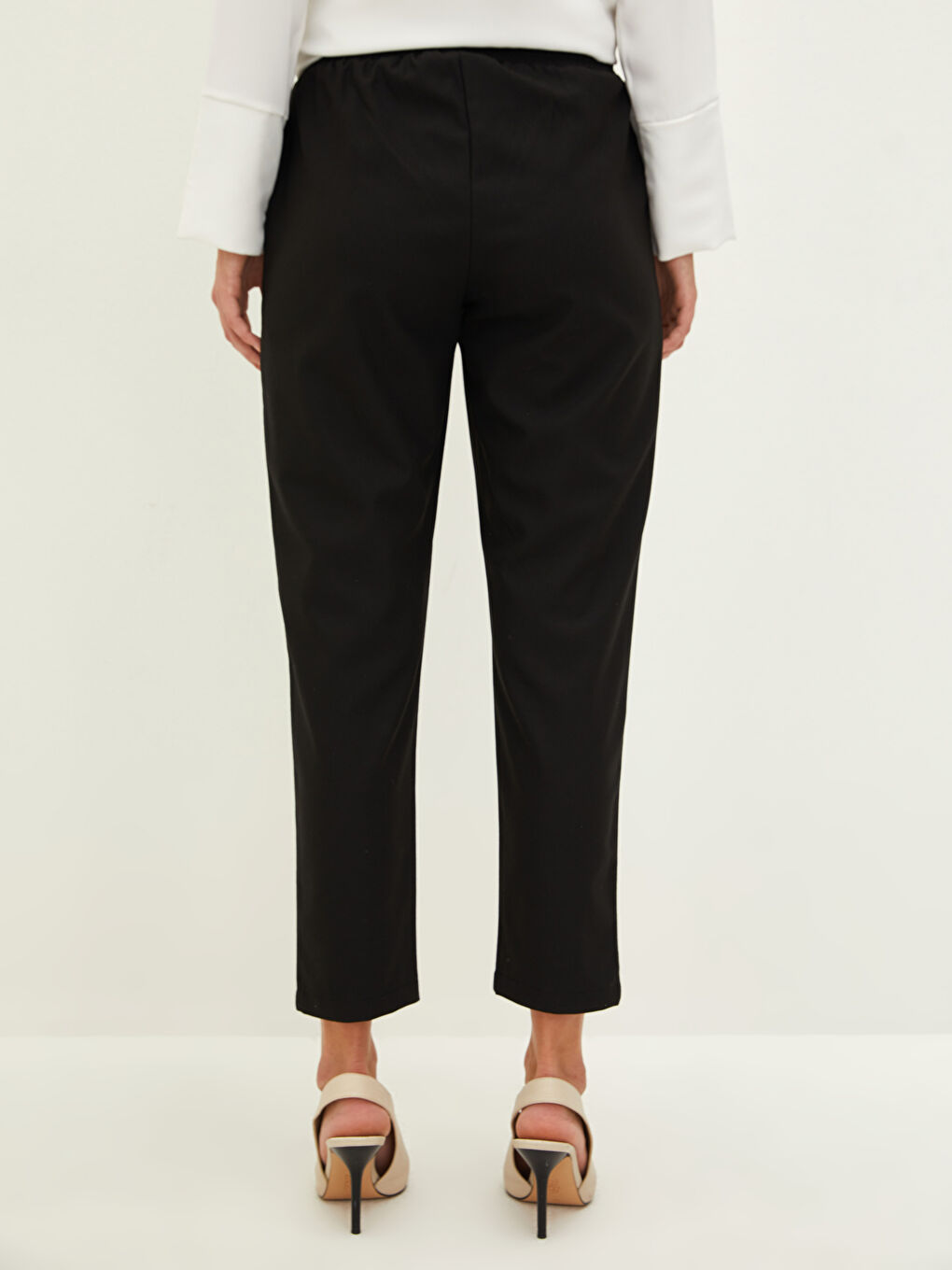 Siyah Beli Lastikli Bol Fit Cep Detaylı Kadın Harem Pantolon-3