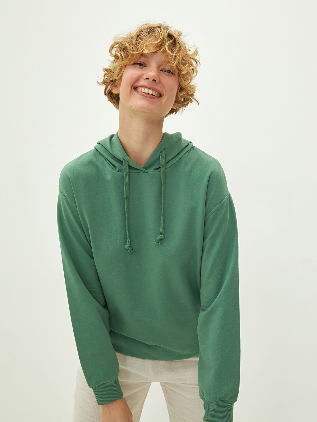 Sweat-Shirt à Capuche Coupe Régulière et Manches Longues pour Femmes