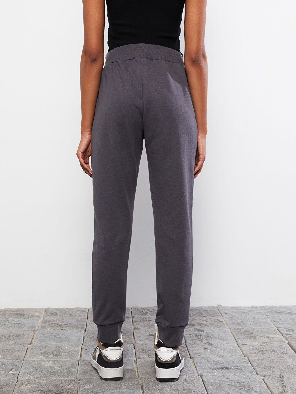 Women's Elasticated Waist Plain Jogger Sweatpants-4