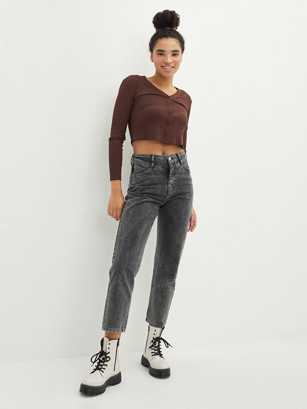 Джинси з високою талією, прямим кроєм та деталями кишень для жінок Rodeo Denim-1