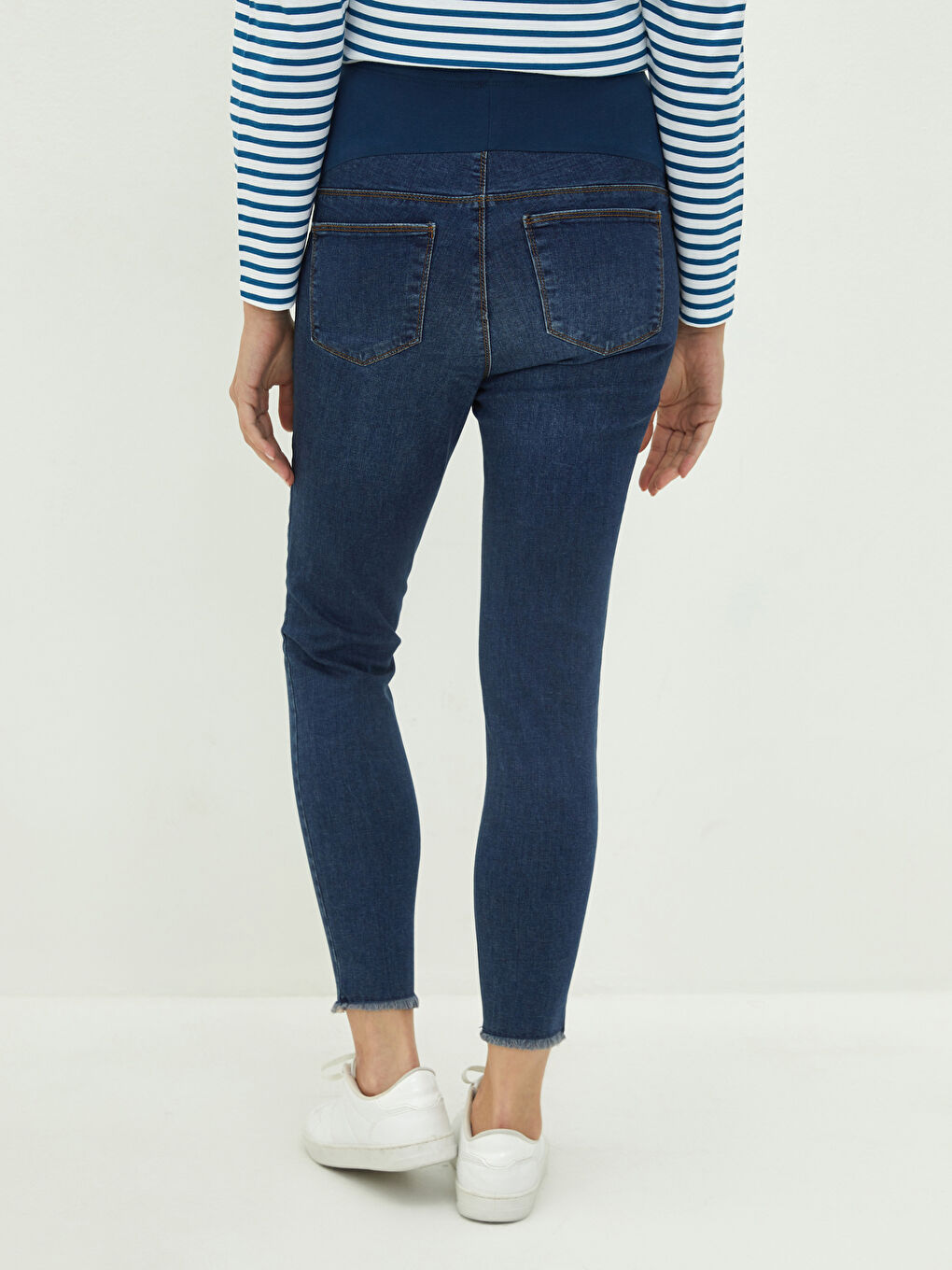 LCWAIKIKI Maternity Mercury Skinny Fit Pocket Detailed Maternity Rodeo Jean Trousers with Abdominal Panels -W1GH70Z8-309