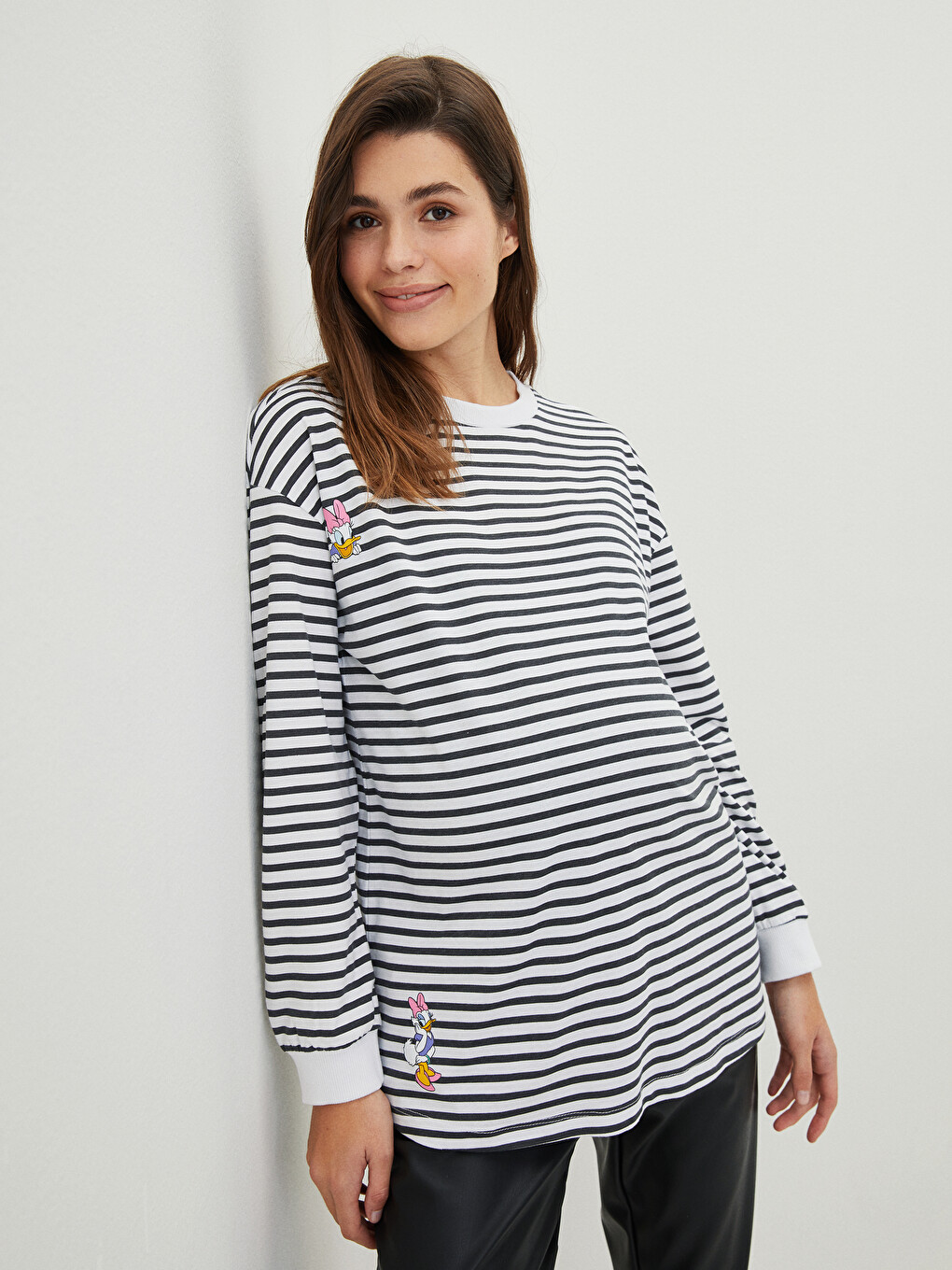 Crew Neck Striped Daisy Duck Printed Long Sleeve Cotton Maternity T-Shirt