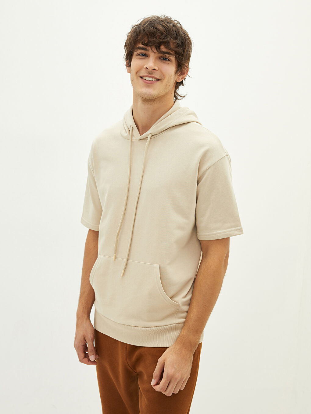 LCW Casual Bej Kısa Kollu Basic Kalın Erkek Hoodie - 1