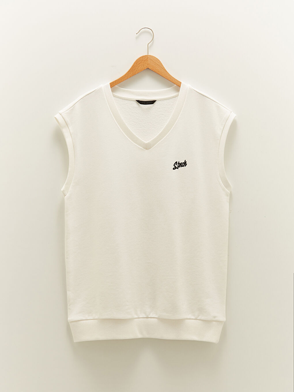 سويت شيرت بدون أكمام بياقة على شكل حرف V مطرز للرجال-5