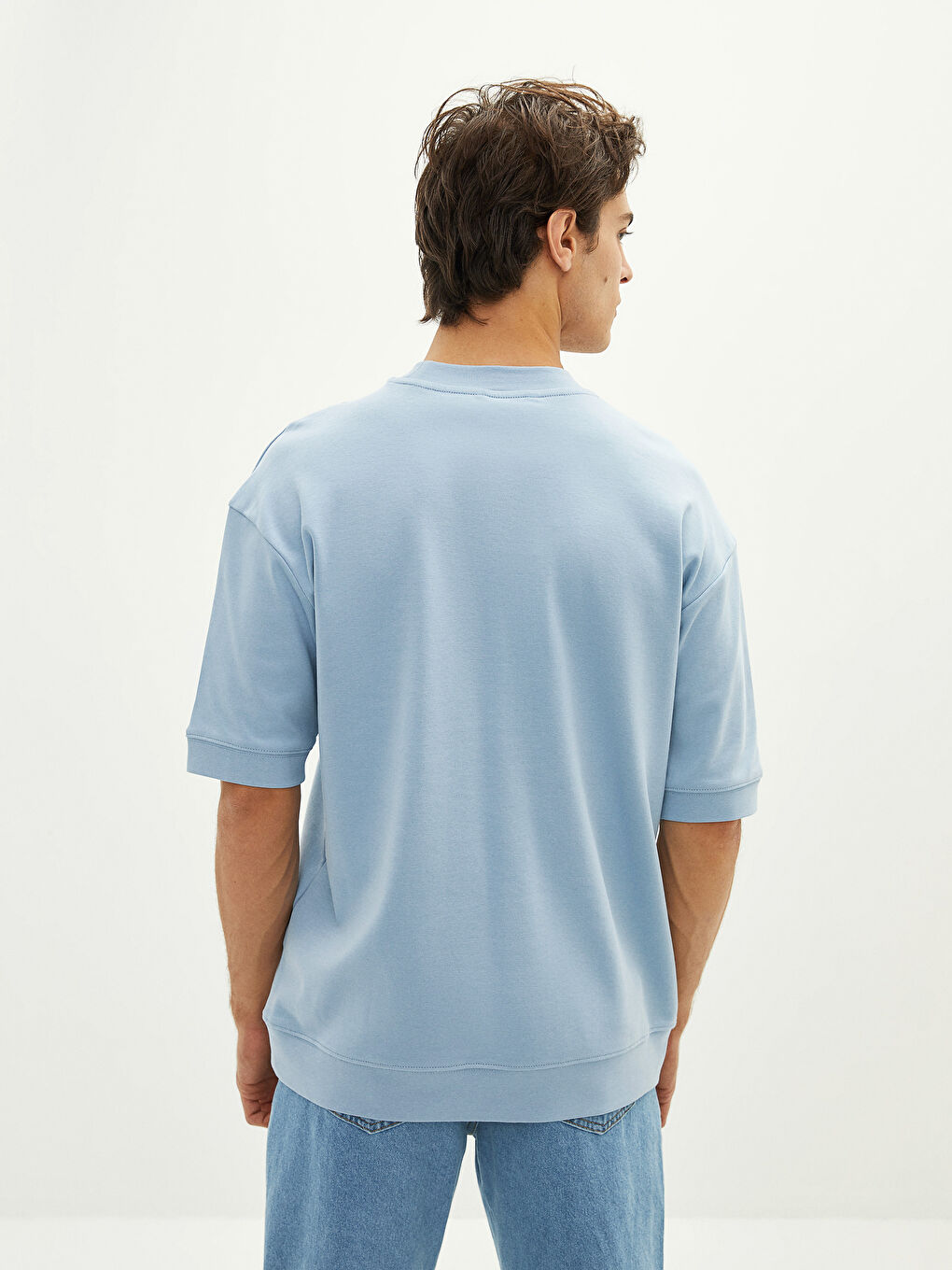 سويت شيرت كم قصير بياقة دائرية للرجال-3