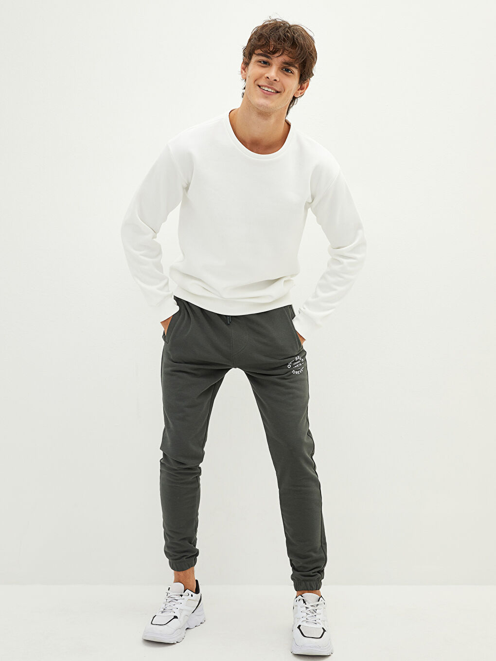 Ekru Bisiklet Yaka Uzun Kollu Erkek Kalın Sweatshirt-3