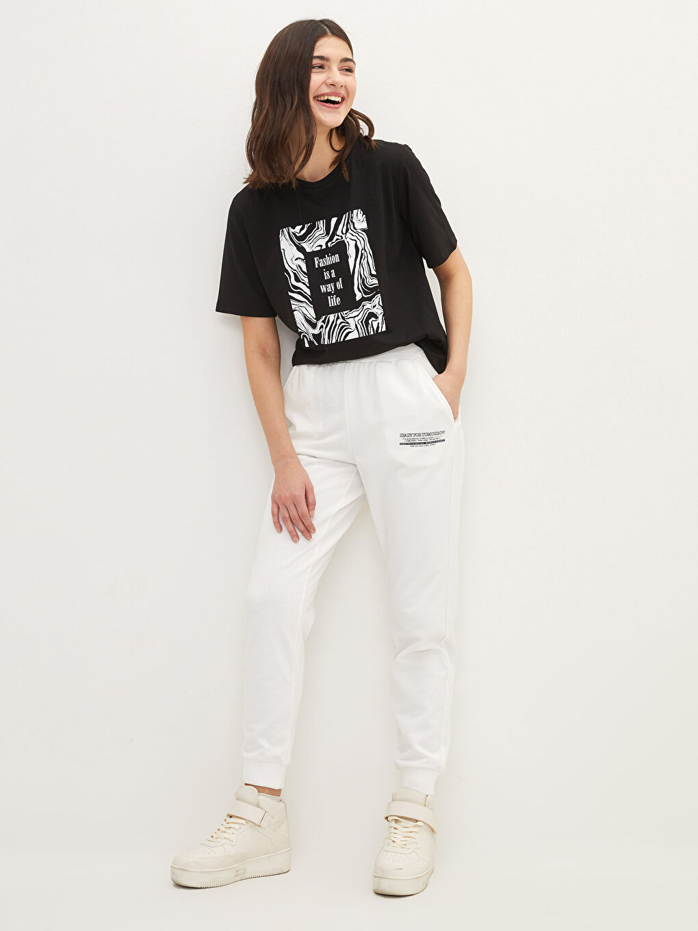 Ekru Beli Lastikli Baskılı Cep Detaylı Kadın Eşofman Altı-1